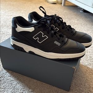 New Balance Black and White Sneakers Classic Style